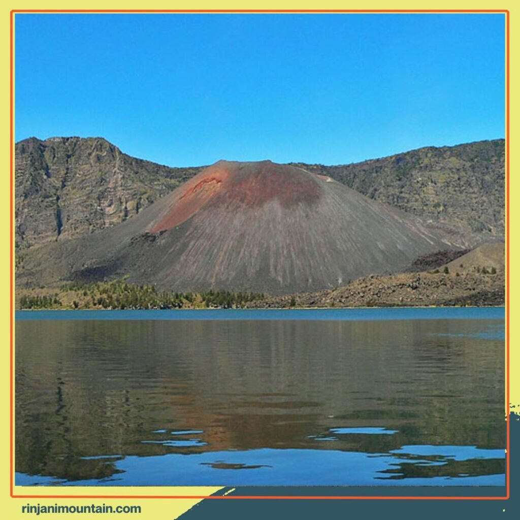 Nyesel Baru Tahu! Kedalaman Danau Segara Anak Ternyata Cukup Buat Tenggelamkan Gedung Bertingkat!